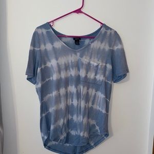 Blue & White Tie Dye V-Neck